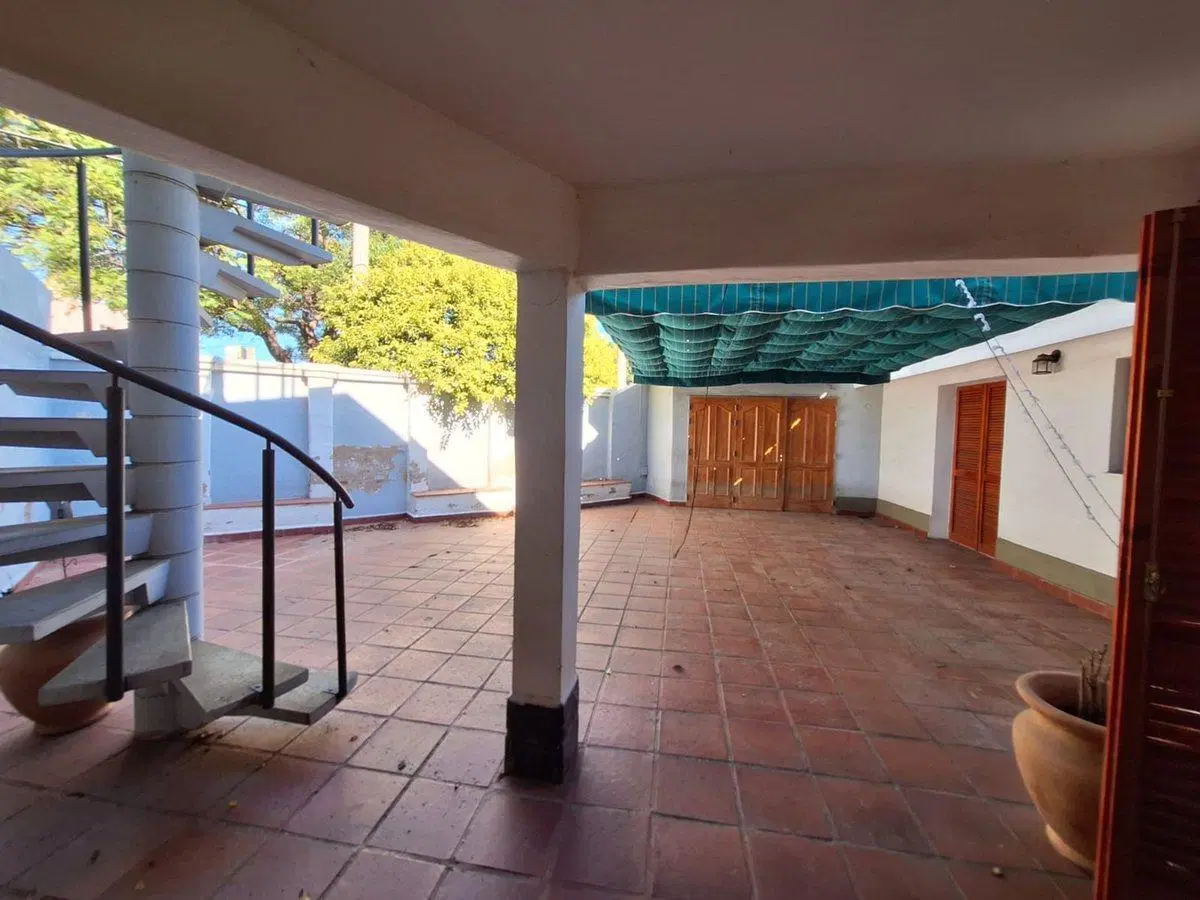 VENTA CASA 2 DORM CON CONSULTORIO Y DEPTO MARQUES 4