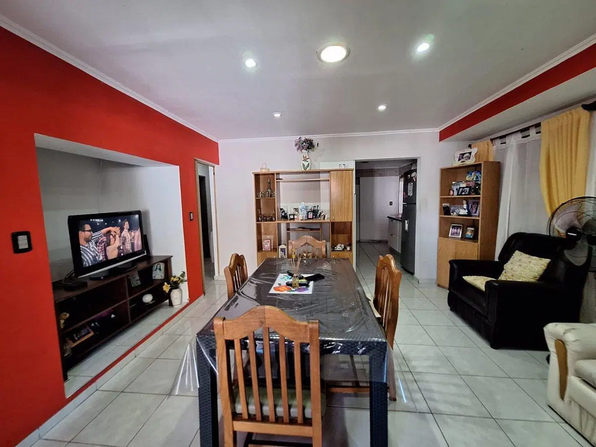 VENTA CASA 2 DORM CON CONSULTORIO Y DEPTO MARQUES 2