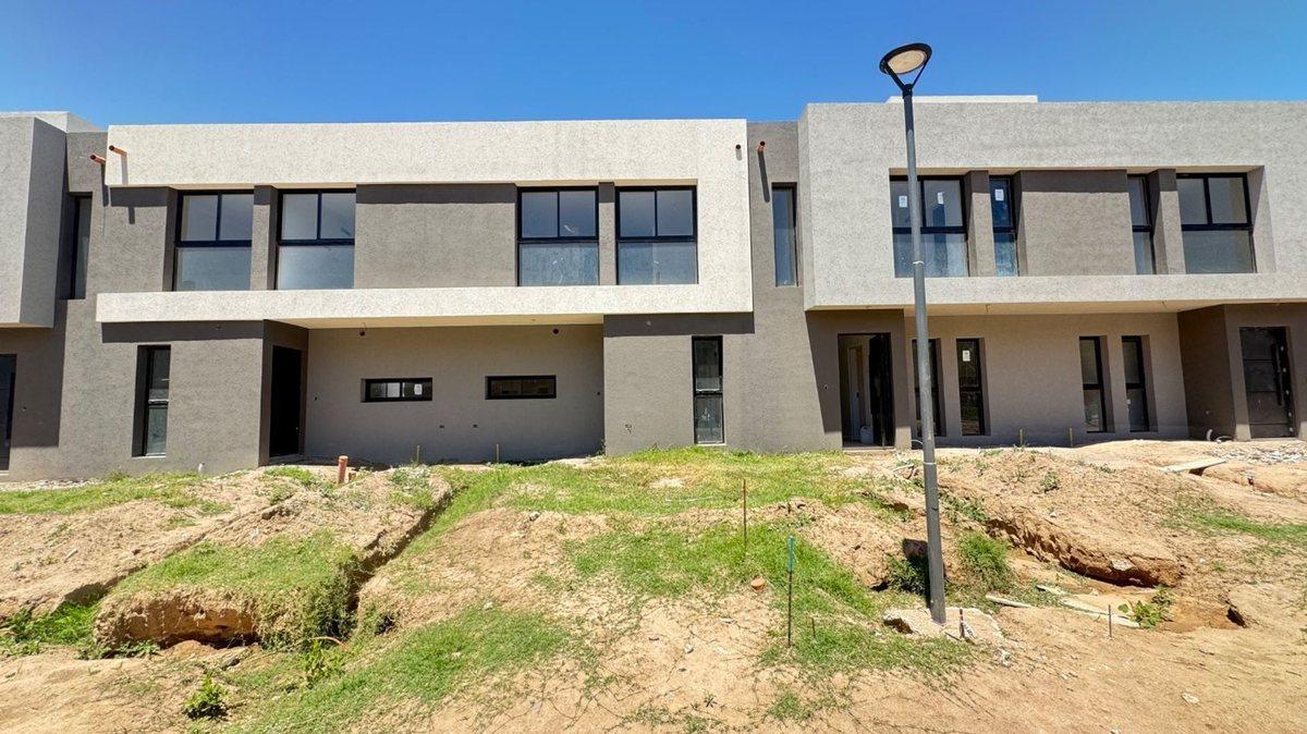 VENTA DUPLEX ZONA SUR FRENTE A CLAROS DEL BOSQUE
