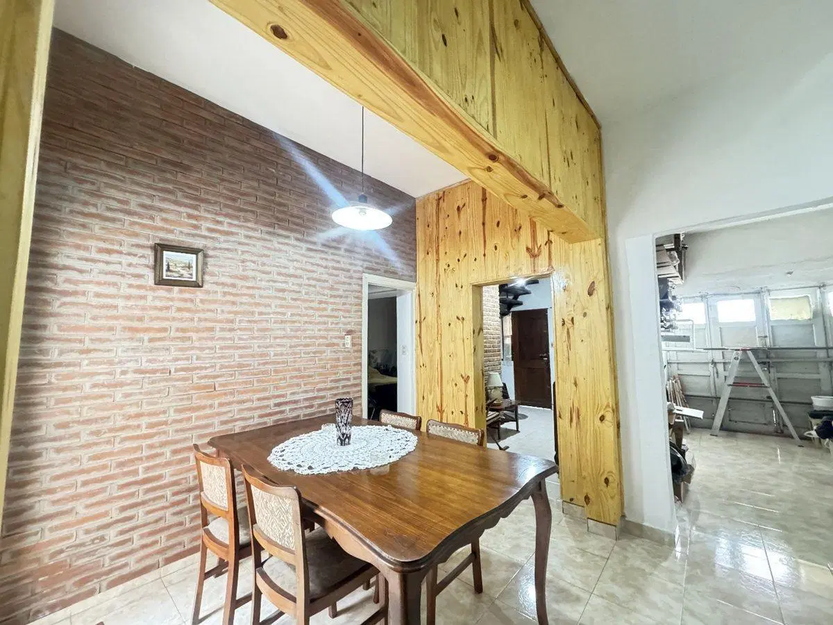 Venta casa dos plantas , Ingresos independientes 3