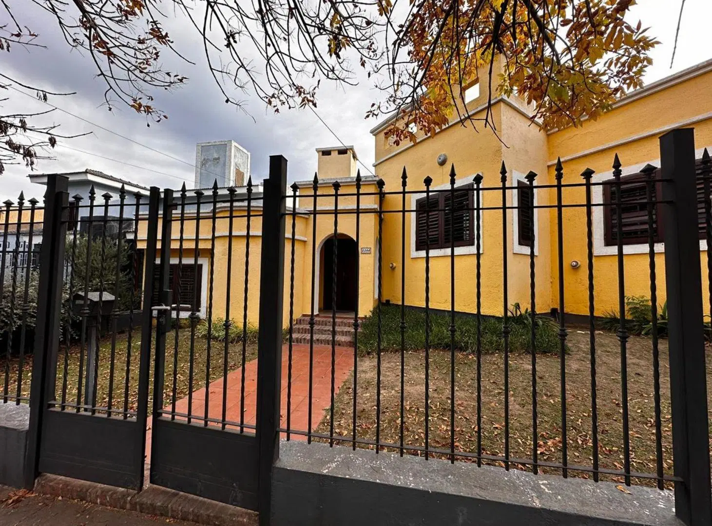 VENTA CASA 3 DORMITORIOS C/PILETA PARQUE CAPITAL 3
