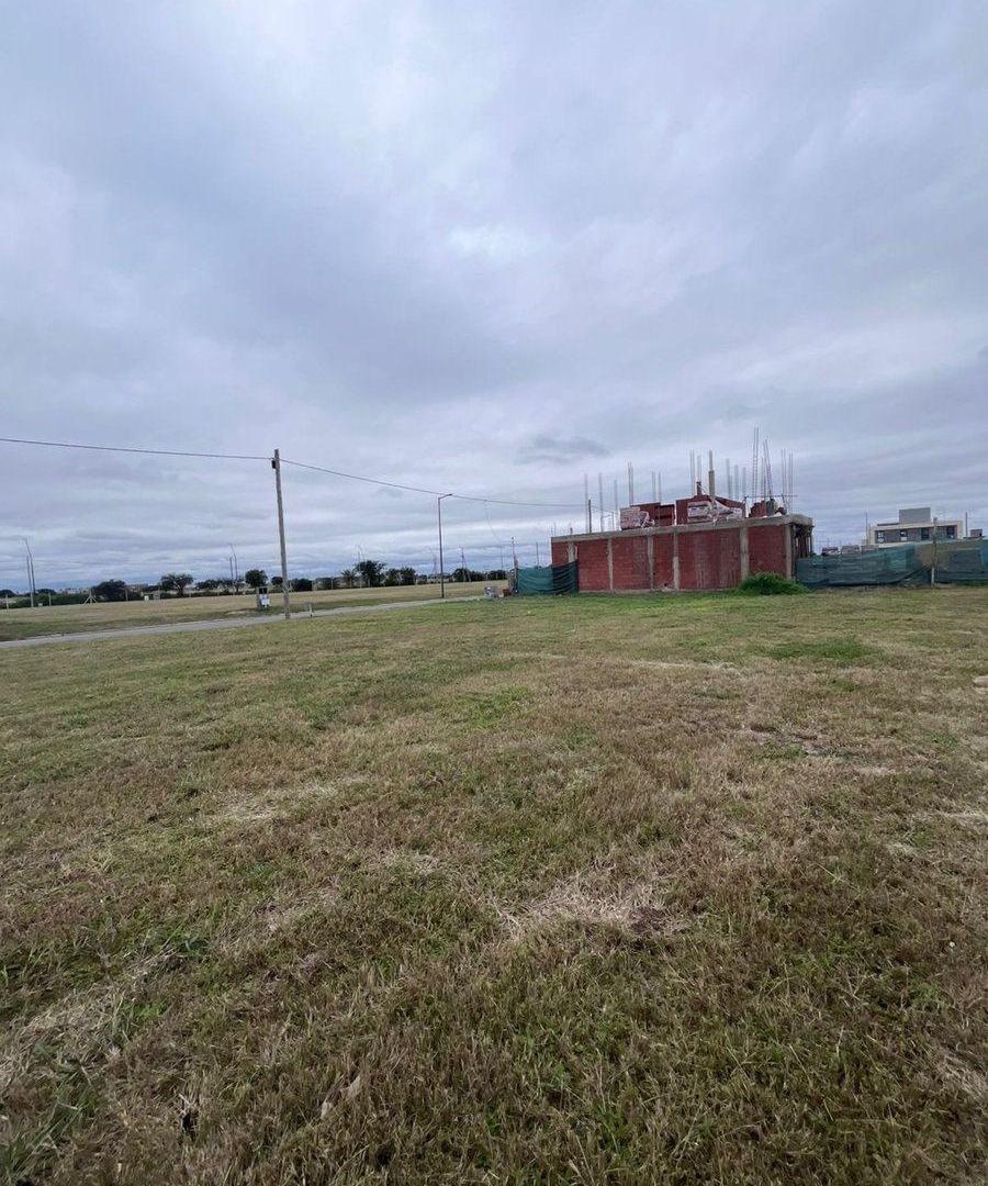 VENTA LOTE PAMPAS DE MANANTIALES