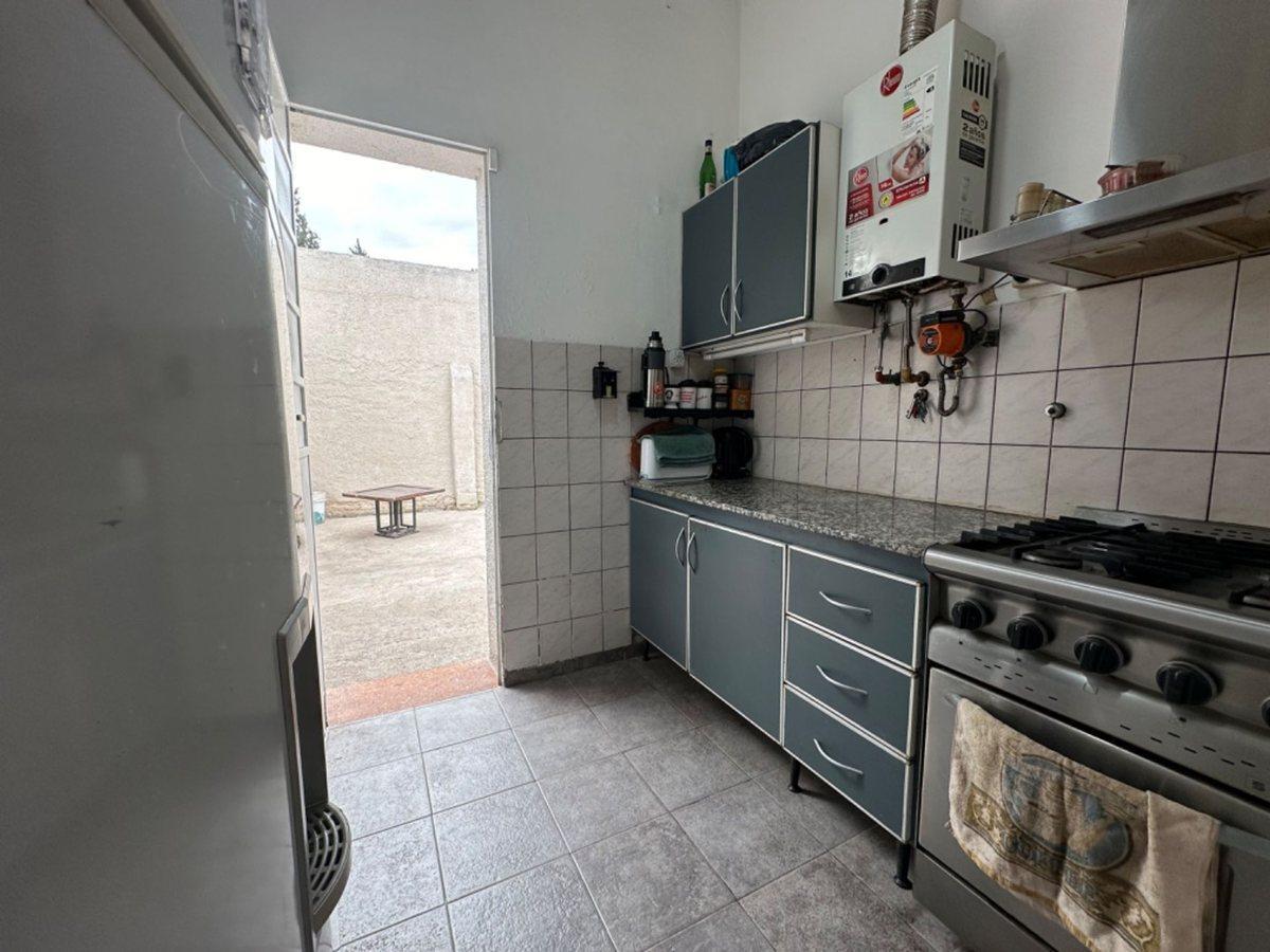 Foto de VENTA DE CASA 3 DORMITORIOS BARRIO LICEO CORDOBA, imagen 3