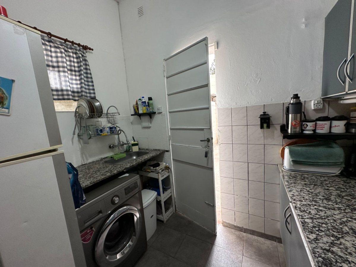 Foto de VENTA DE CASA 3 DORMITORIOS BARRIO LICEO CORDOBA, imagen 2
