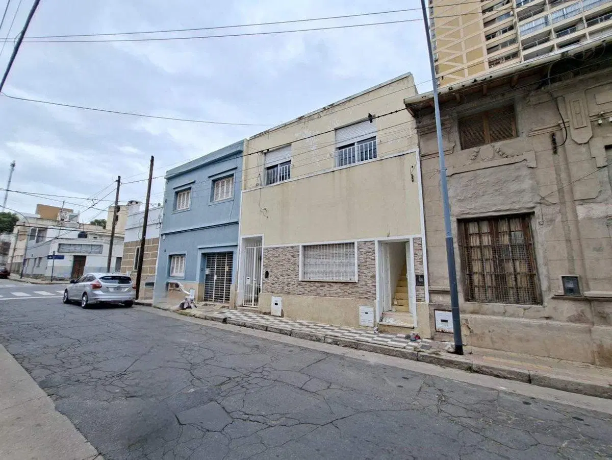 VENTA CASA 2 DORMI + DPTO 2 DORM, ALBERDI CORDOBA 3