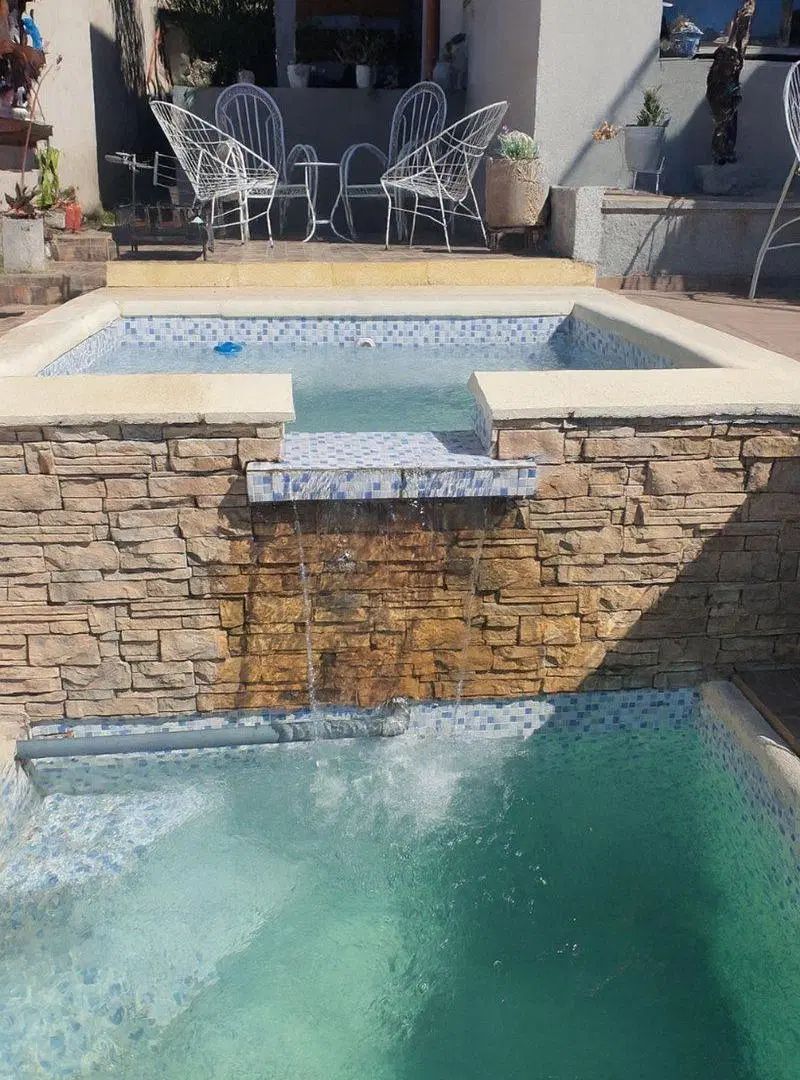 CASA DE CATEGORÍA EN VENTA CARLOS PAZ CORDOBA 2