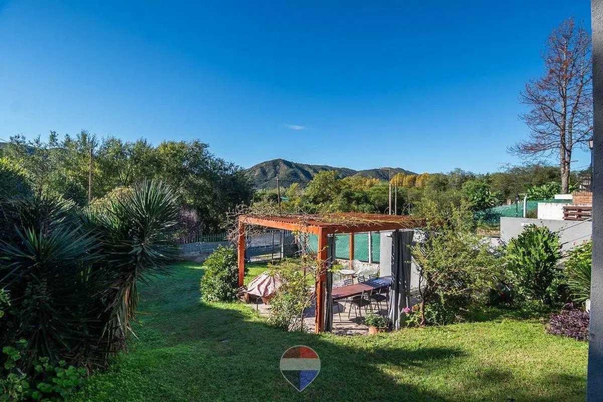 CASA DE CATEGORÍA EN VENTA CARLOS PAZ CORDOBA 3