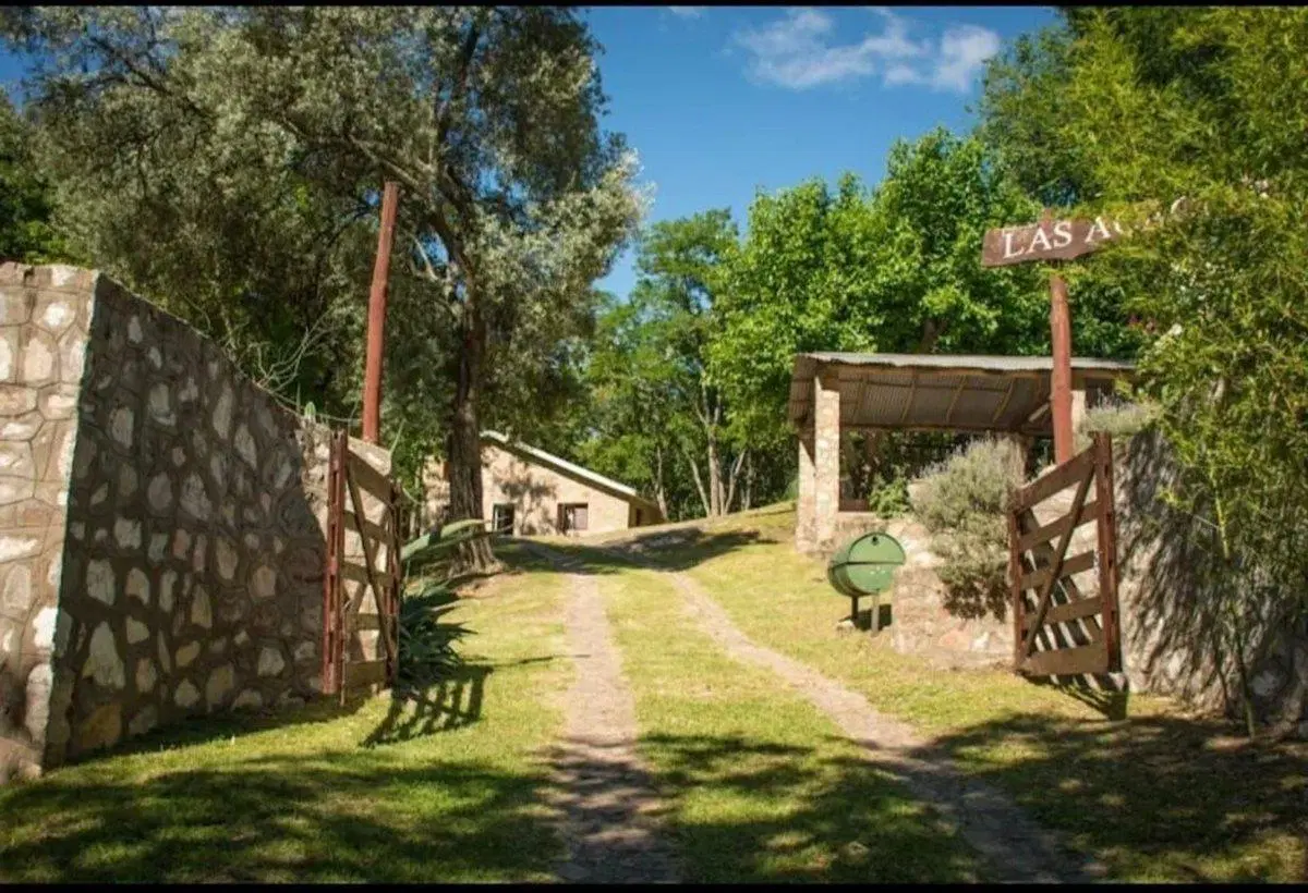 VENTA CABAÑAS AMOBLADAS CAMINO AL CUADRADO CBA 2