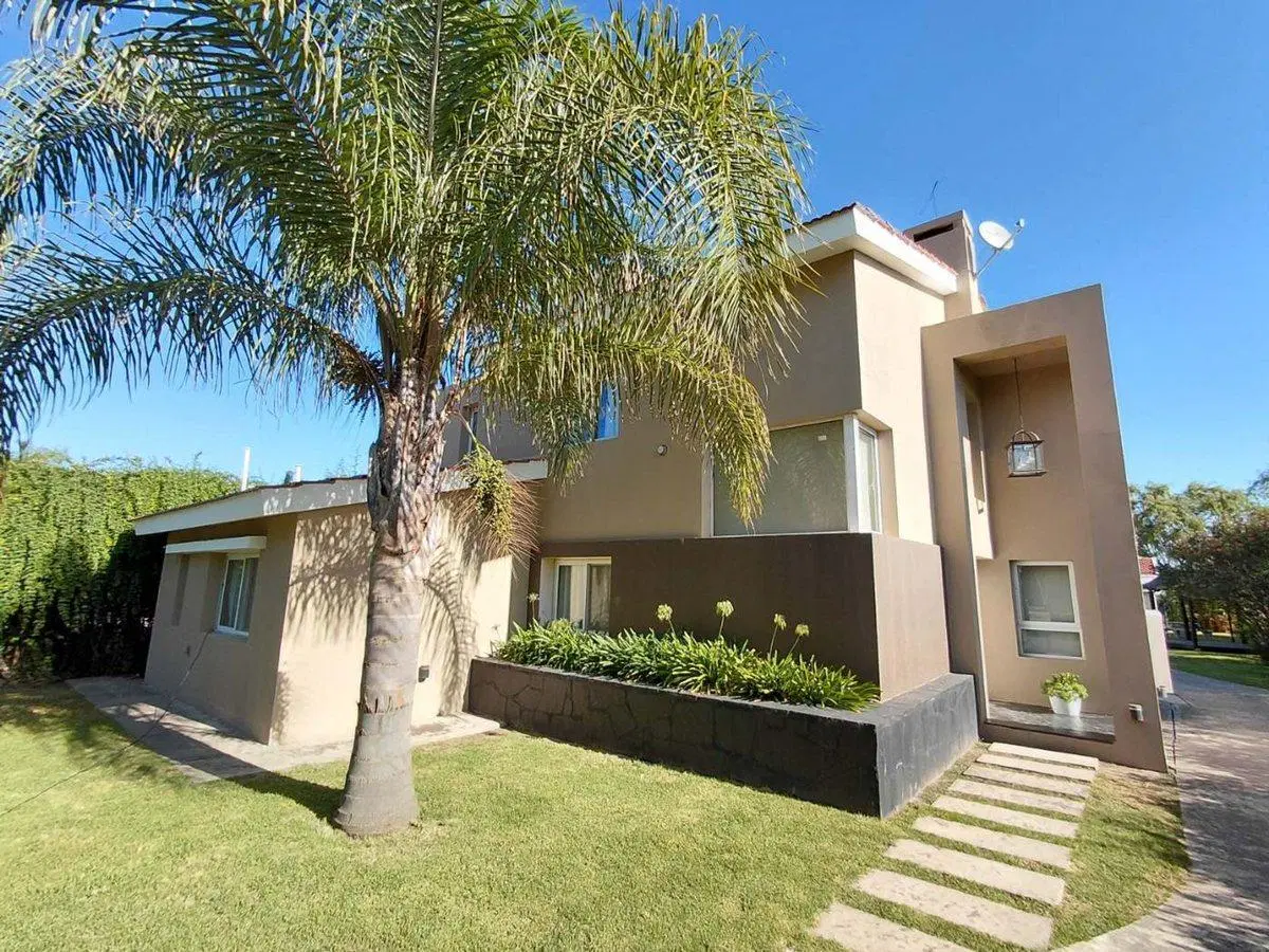 VENTA CASA 3 DORMITORIOS BARRIO RESIDENCIAL RURAL 4