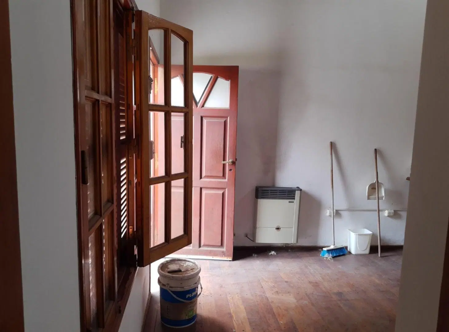 VENTA CASA DOS DORMITORIOS COCHERA PROVIDENCIA 3
