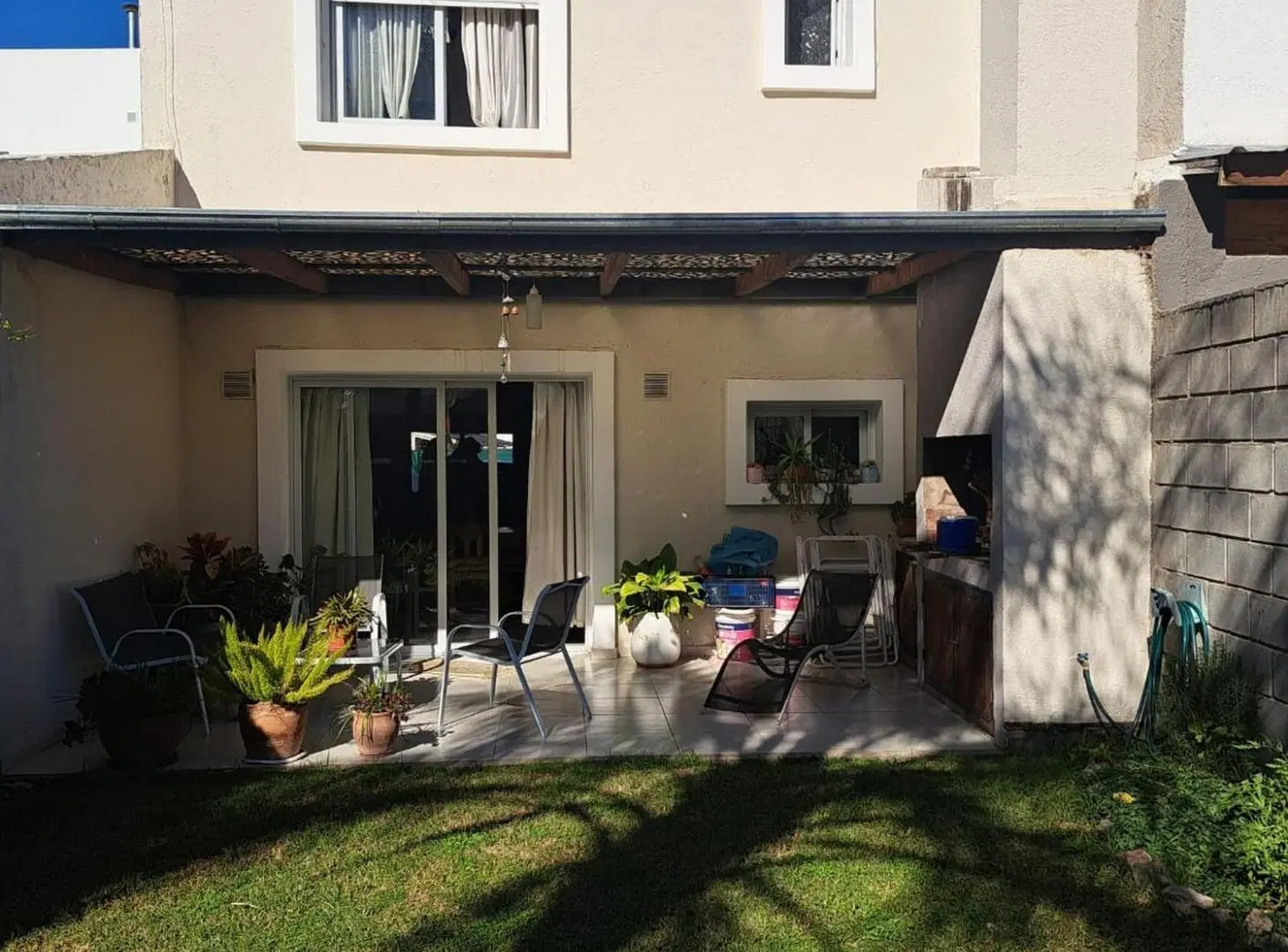 VENTA DUPLEX EN CHACRA DEL NORTE, 3 DOR C/COCHERA 2
