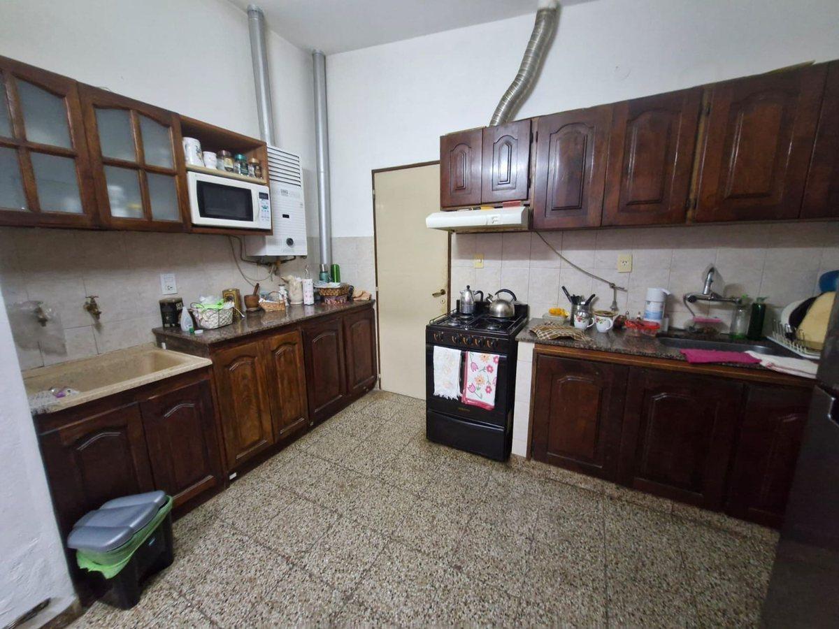 Foto de VENTA CASA 4 DORMITORIOS BARRIO MERCANTIL CORDOBA, imagen 2