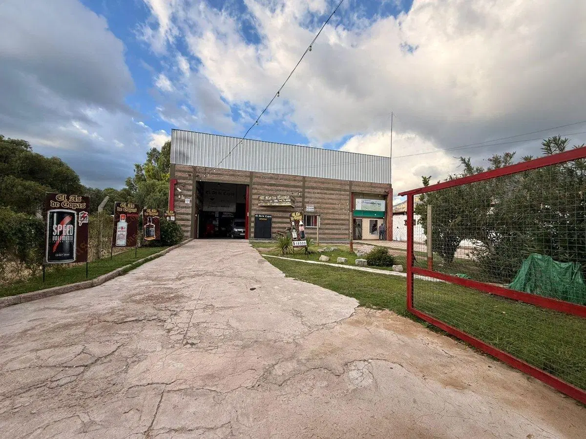 VENTA GALPON/LOCAL CAPILLA DEL MONTE 600 mts cub. 4
