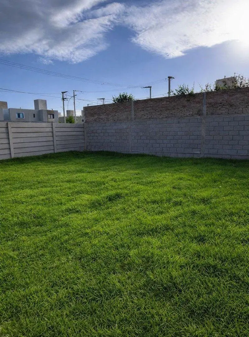 CASA EN VENTA  2 DORM P. BAJA VALLE CERCANO CBA 5