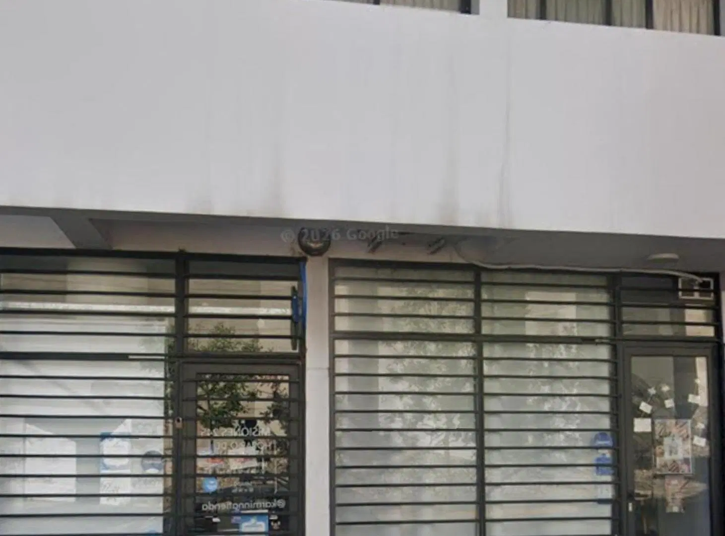 SE VENDE LOCAL COMERCIAL EN B. ALBERDI CORDOBA 4