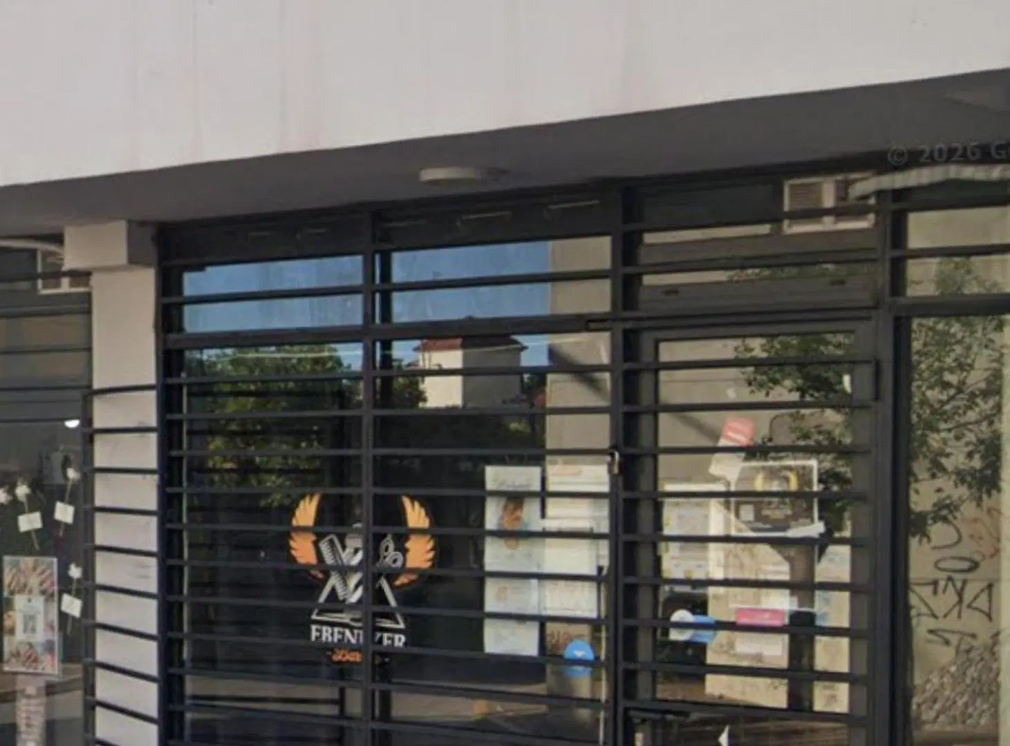 SE VENDE LOCAL COMERCIAL EN B. ALBERDI CORDOBA 5