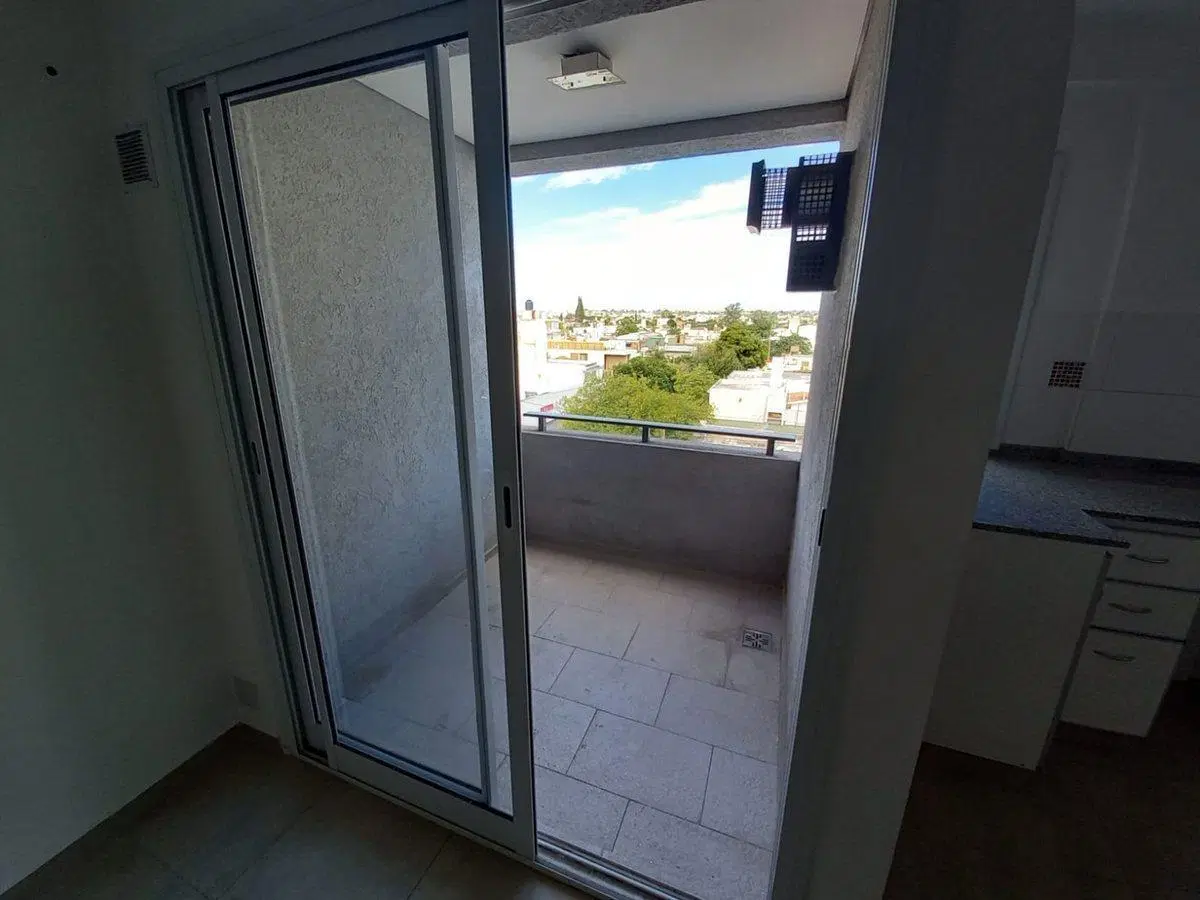 REMAX ALQUILA DEPARTAMENTO GENERAL PAZ 6