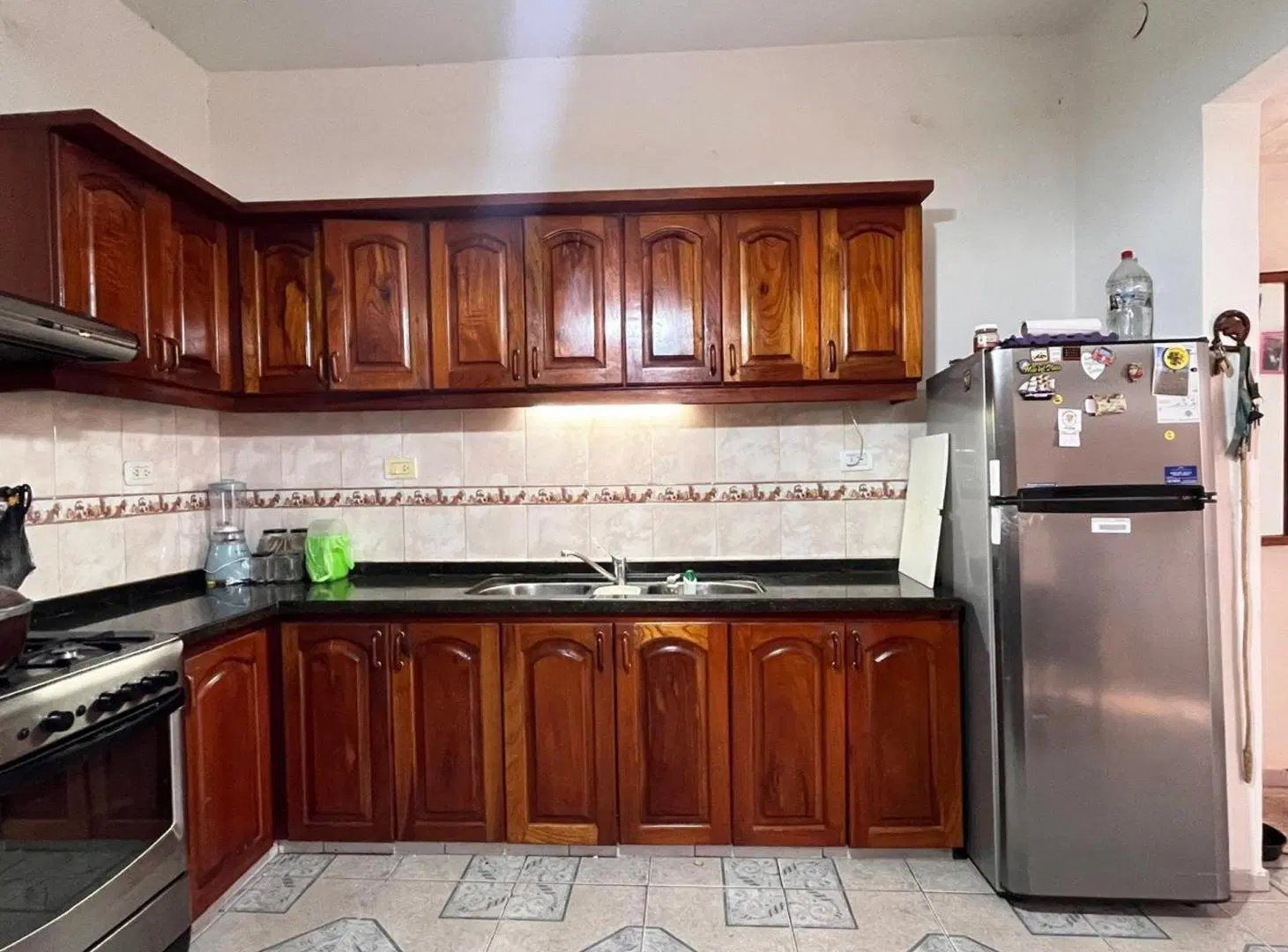 VENTA CASA 3 DORM COCHERA Y PILETA TALLERES ESTE 5