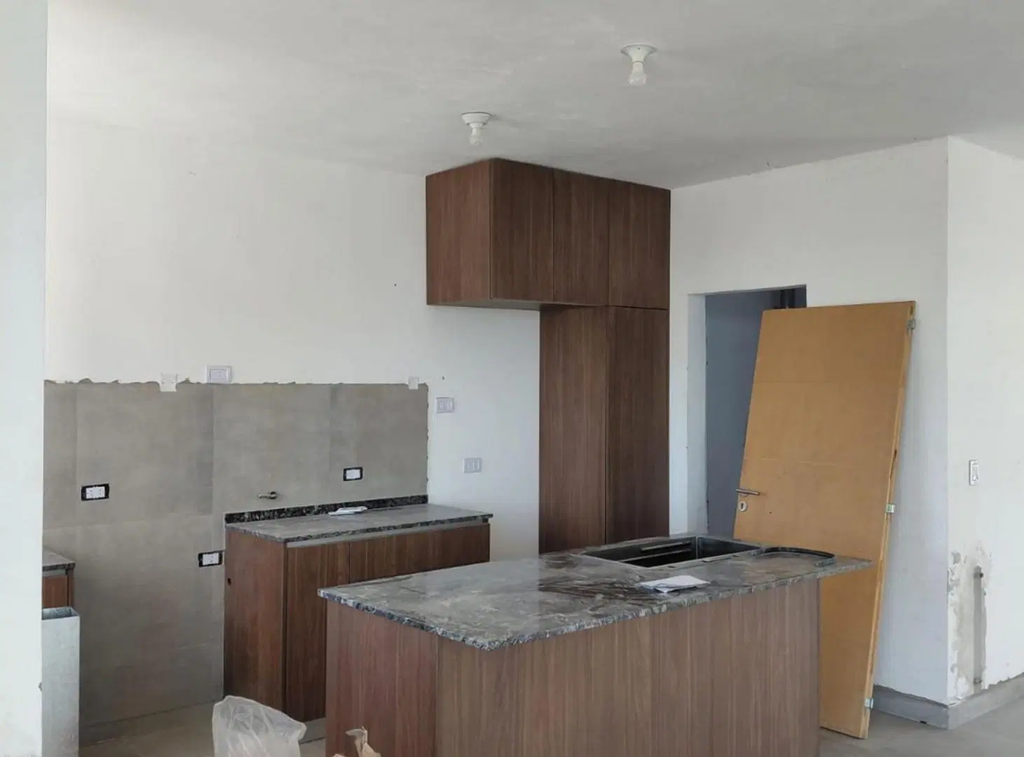 VENTA CASA 2 DORM CUMBRES DEL GOLF V. ALLENDE CBA 4