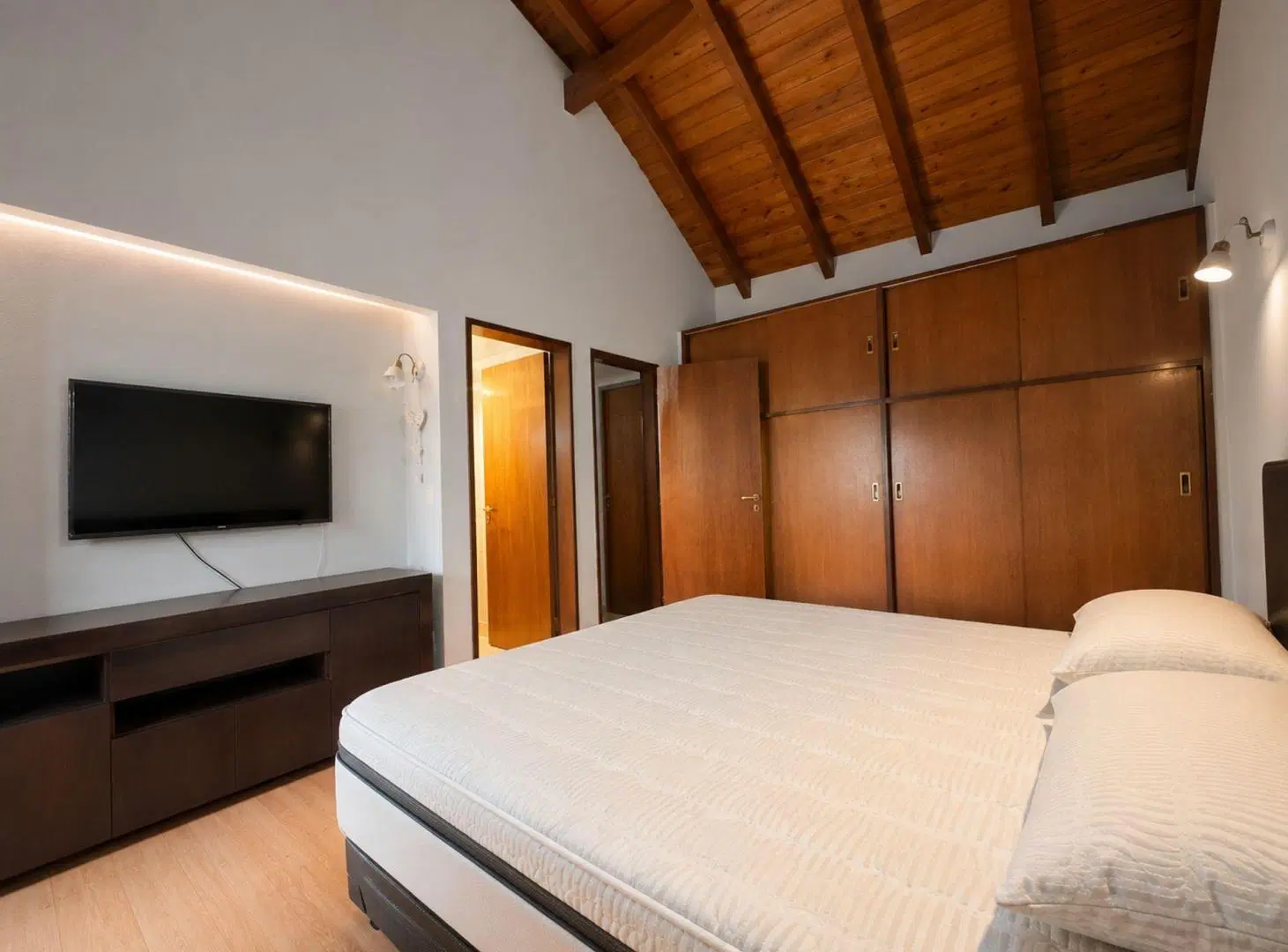 VENTA CASA APTA A CREDITO LOMAS DE SAN MARTIN 8