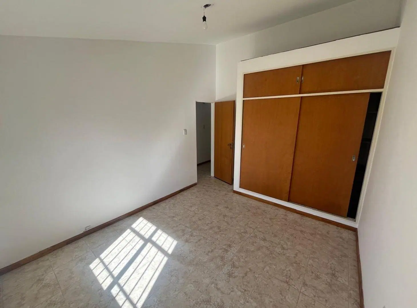 VENTA DE CASA 2 DORMITORIOS MUTUAL DOCENTE CORDOBA 3