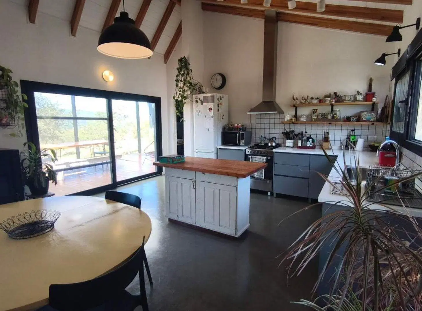 SE VENDE CASA DE DISEÑO EN VILLA GENERAL BELGRANO 2