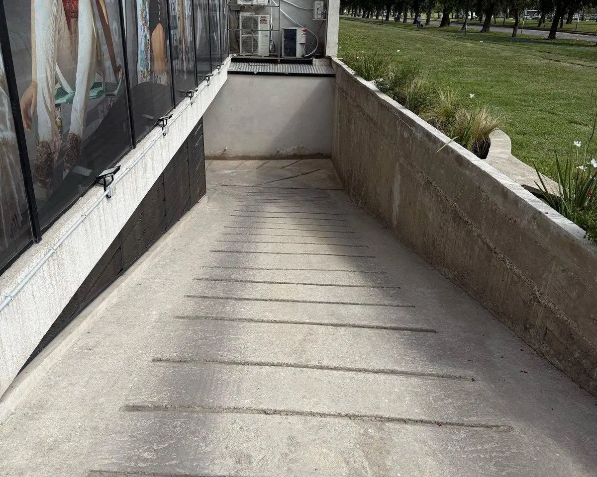 Venta Cochera  con Baulera en Av. Nores Martinez 2