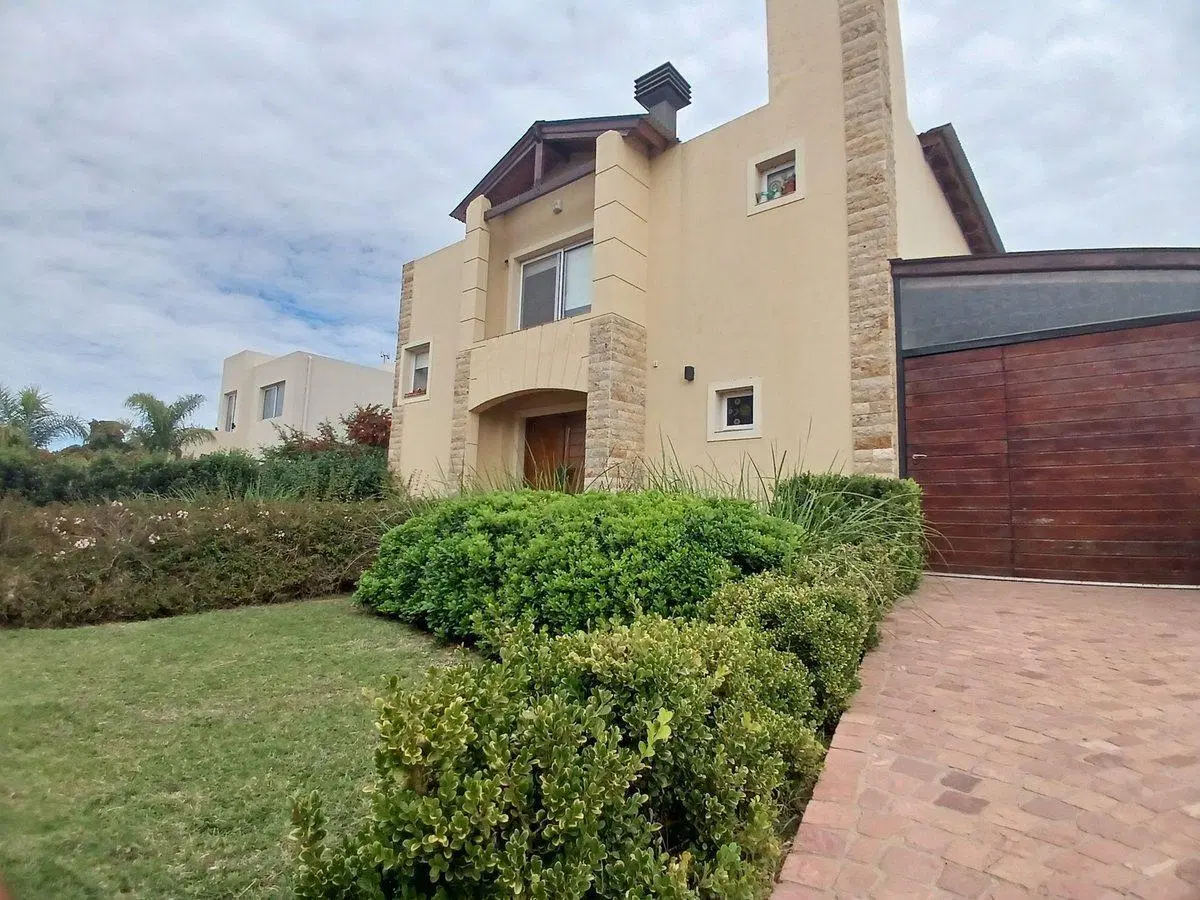Venta Casa 4 dormitorios Country en Rio Cuarto Cba 3