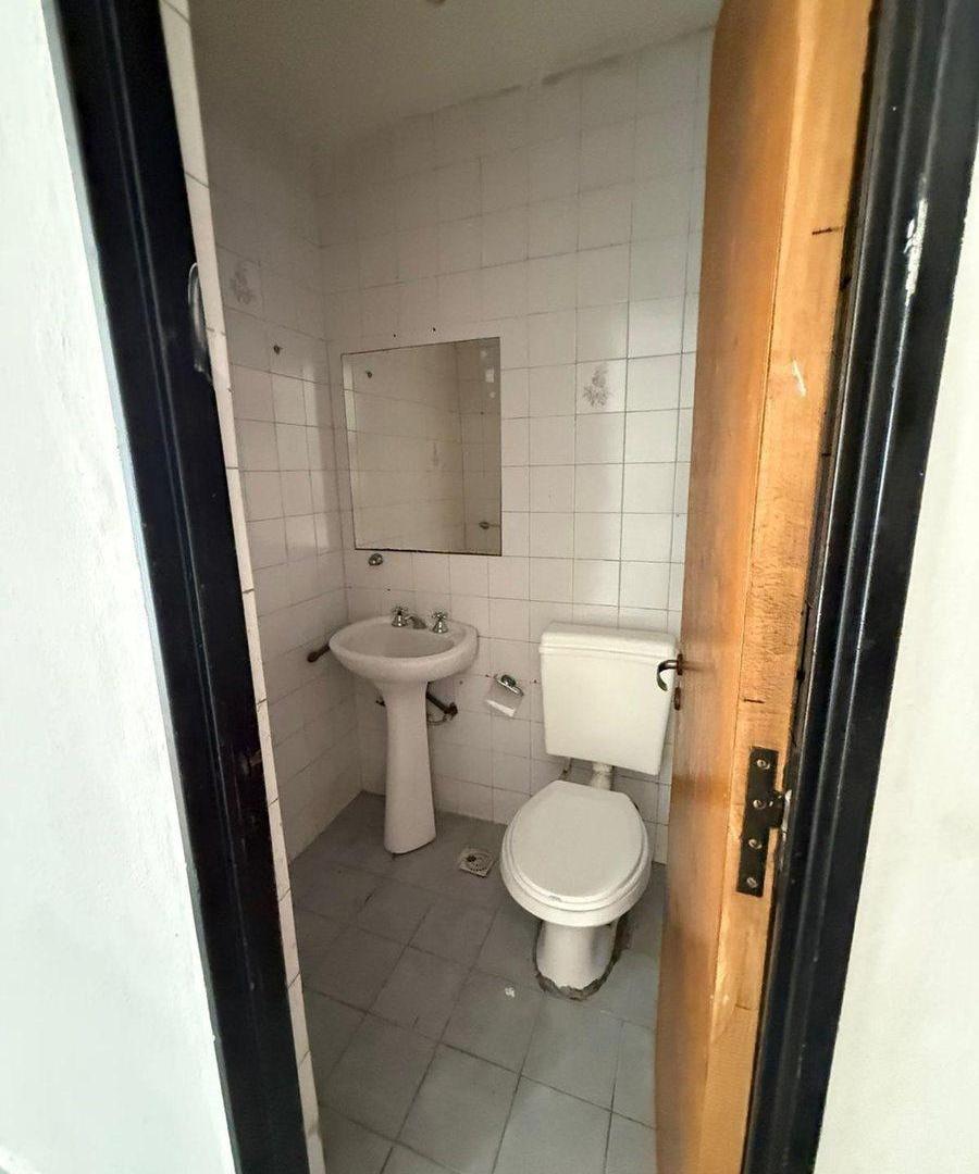 Foto de VENTA DEPARTAMENTO TIPO DUPLEX 2 DORM ALBERDI CBA, imagen 2