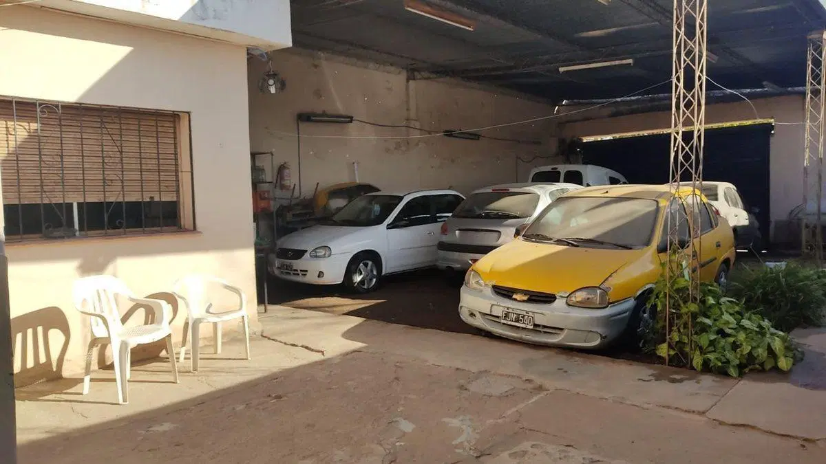 VENTA CASA 2 DORMITORIOS + GALPON LOS PARAISOS cba 8