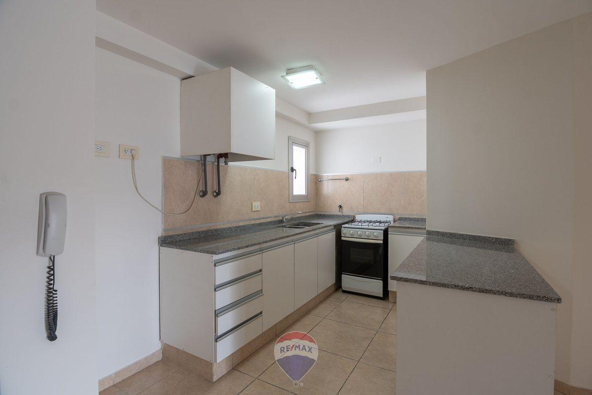 Foto de VENTA DPTO 1 DORM BALCÓN AMPLIO PILETA CENTRO CBA, imagen 5