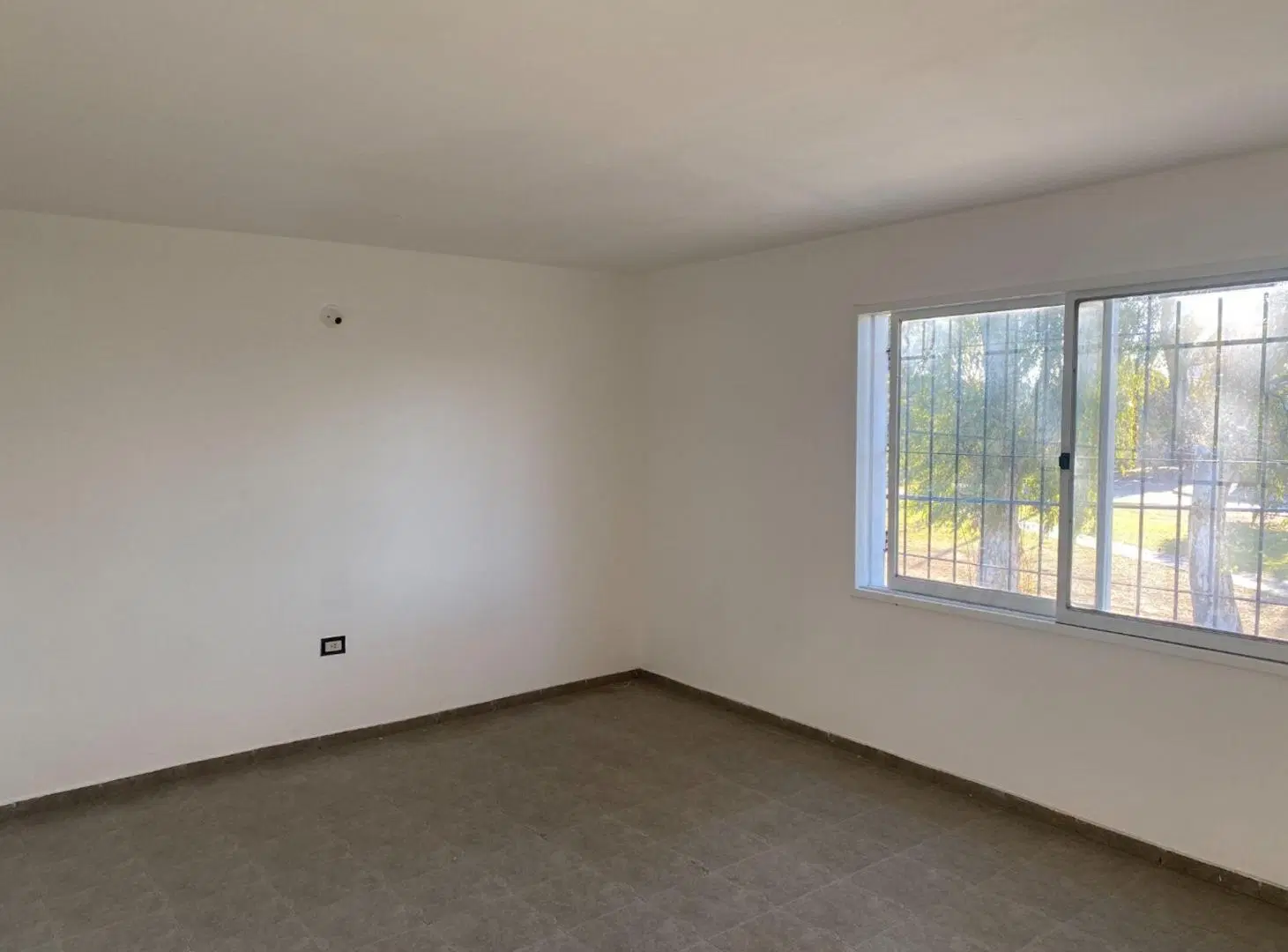 VENTA LOCAL más 2 deptos Centro América Córdoba 3