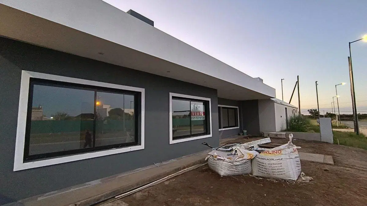 VENTA CASA ESTRENAR RINCONES DE MANATIALES 3 DORMI 5
