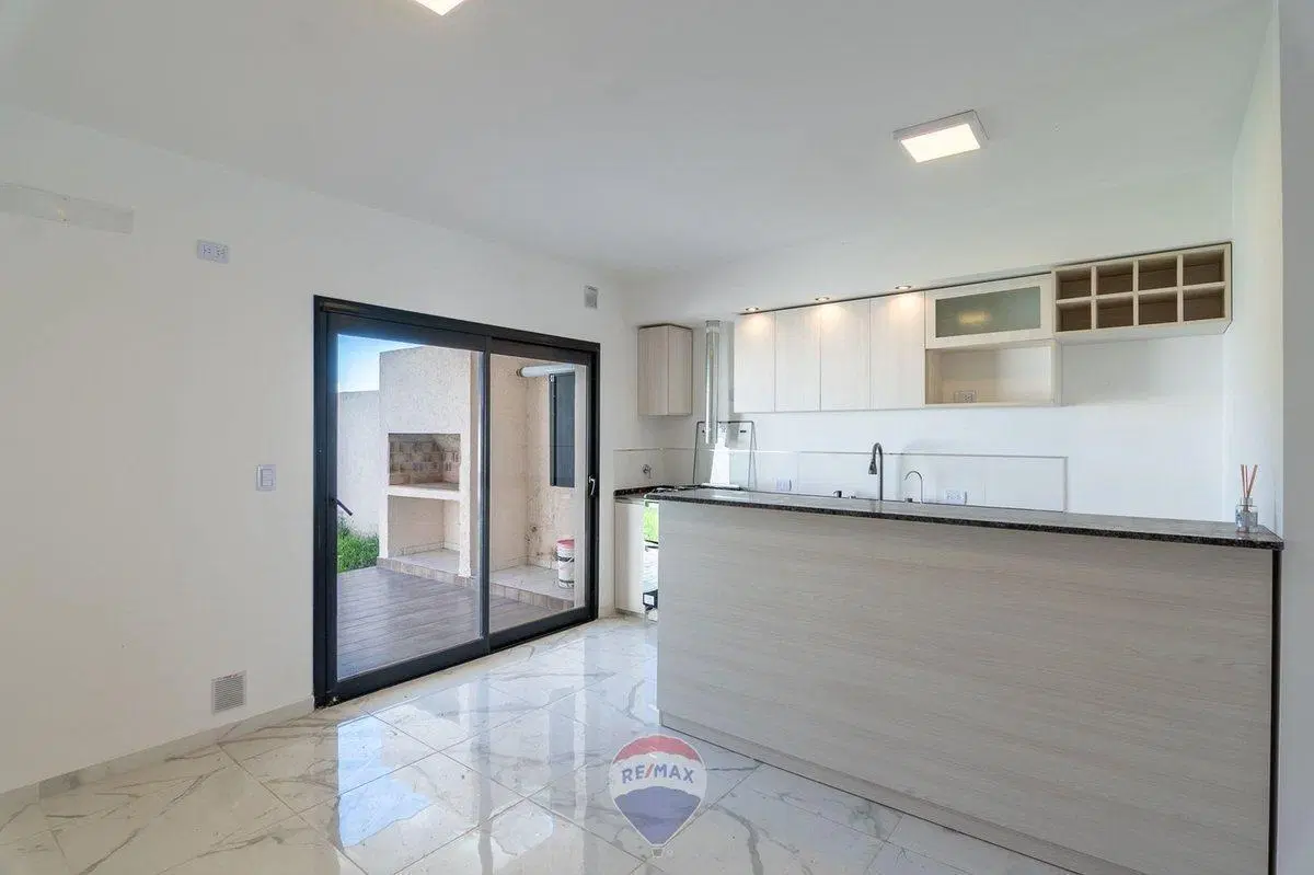 VENTA DUPLEX 3 DORM COCHERA DOBLE DOCTA -CORDOBA 5