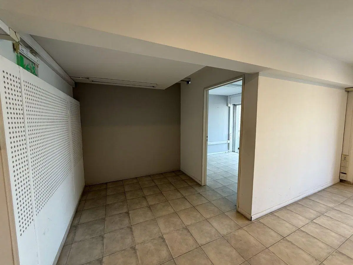 VENTA DE PISO_ OFICINA CORPORATIVA -opion  COCHERA 4