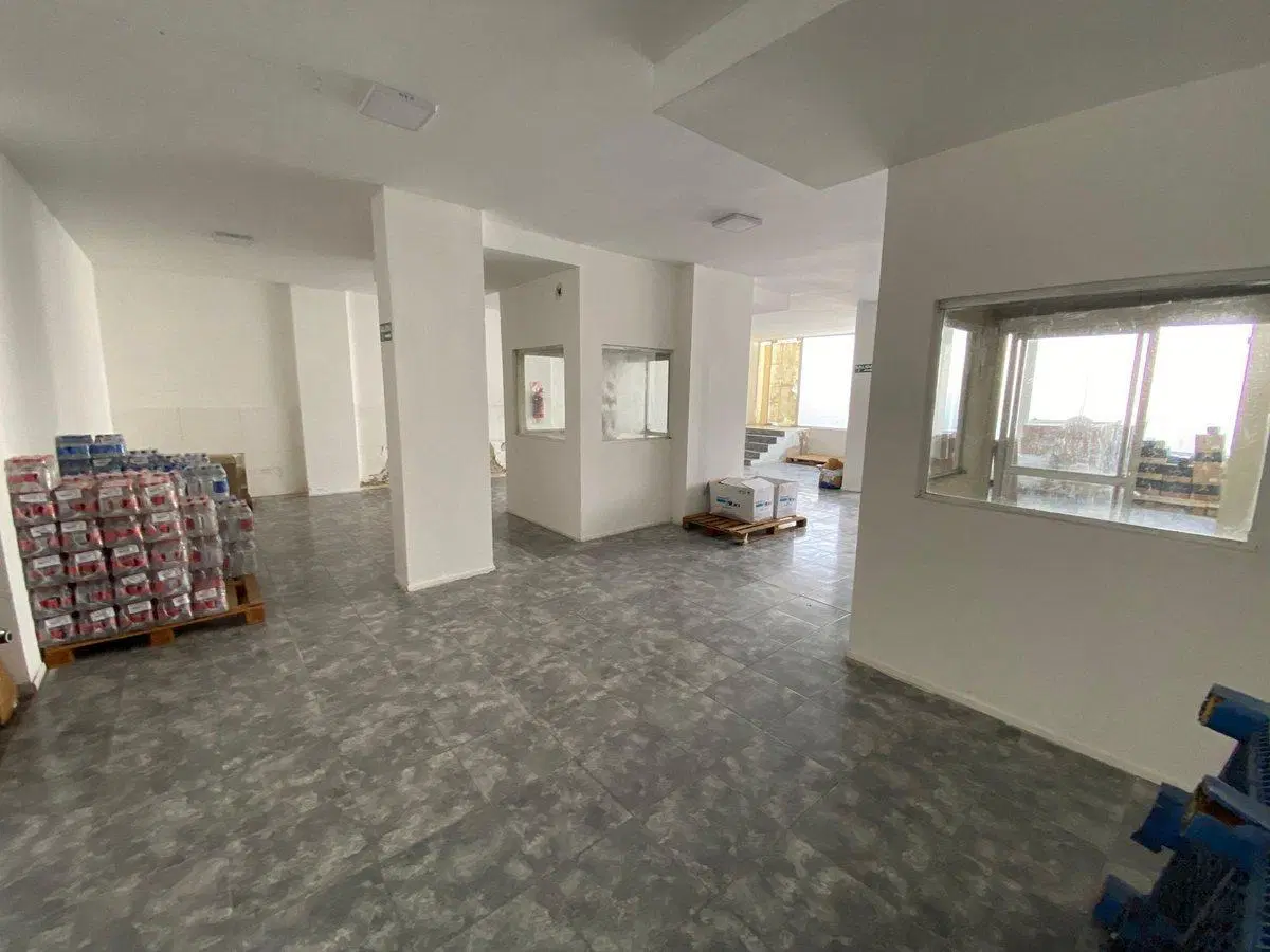 VENTA LOCAL COMERCIAL 310 m2 EN AV.CASTRO BARROS 5