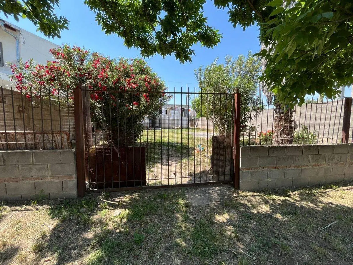 VENTA CASA CON DEPTO FRENTE A JARDIN BOTANICO 4