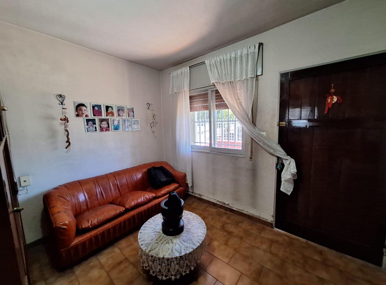 Foto de VENTA CASA 4 DORM GALERIA POETA LUGONES CBA, imagen 2