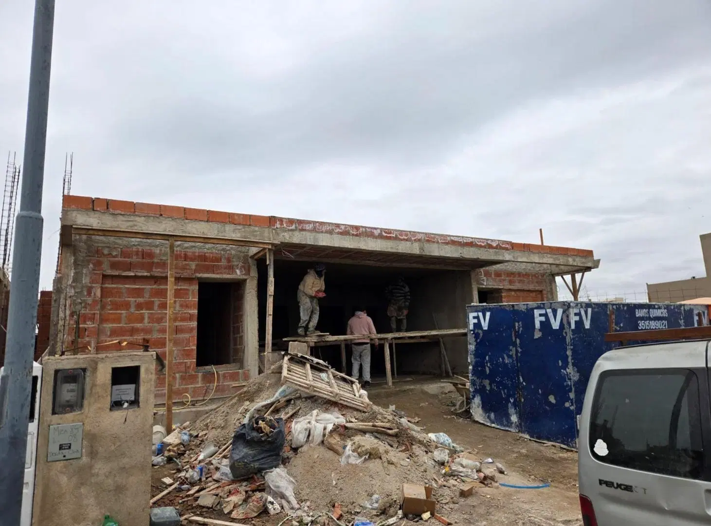 VENTA DUPLEX EN POZO 3 DORMITORIOS 4