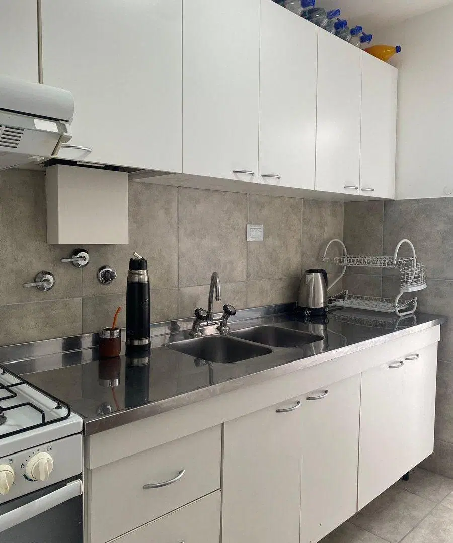 Se vende departamento amoblado en alberdi 2