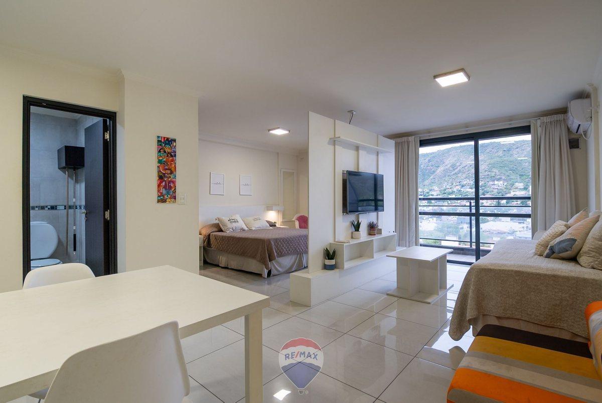 Foto de VENTA DEPARTAMENTO 1 DORM C/ COCHERA CARLOS PAZ, imagen 5