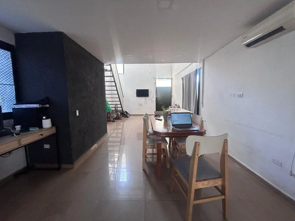 VENTA CASA 2 DORM EN BARRIO SPILIMBERGO NORTE CBA 2