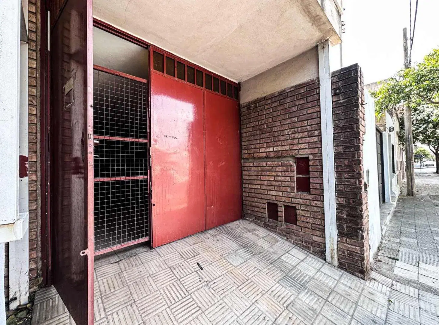 VENTA GALPON MAS CASA PLANTA ALTA B GENERAL BUSTOS 5