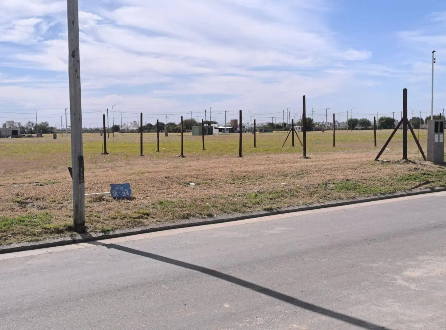 VENTA TERRENO EN CUESTAS DE MANANTIALES 5