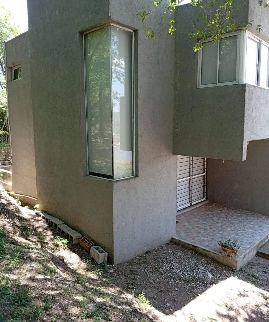 VENTA DEPARTAMENTO DUPLEX 2 DORM.  CARLOS PAZ CBA 4