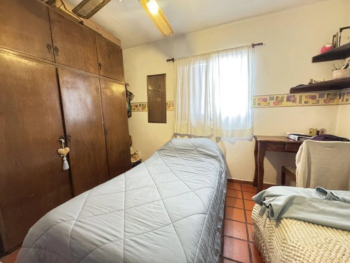 Venta casa dos plantas , Ingresos independientes 2