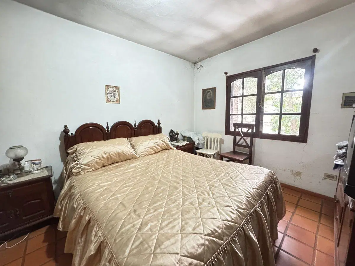 Venta casa dos plantas , Ingresos independientes 3
