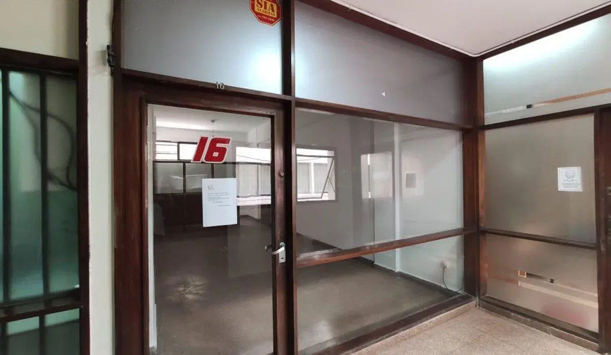 VENTA LOCAL/ OFICINA COMERCIAL BARRIO CENTRO 4