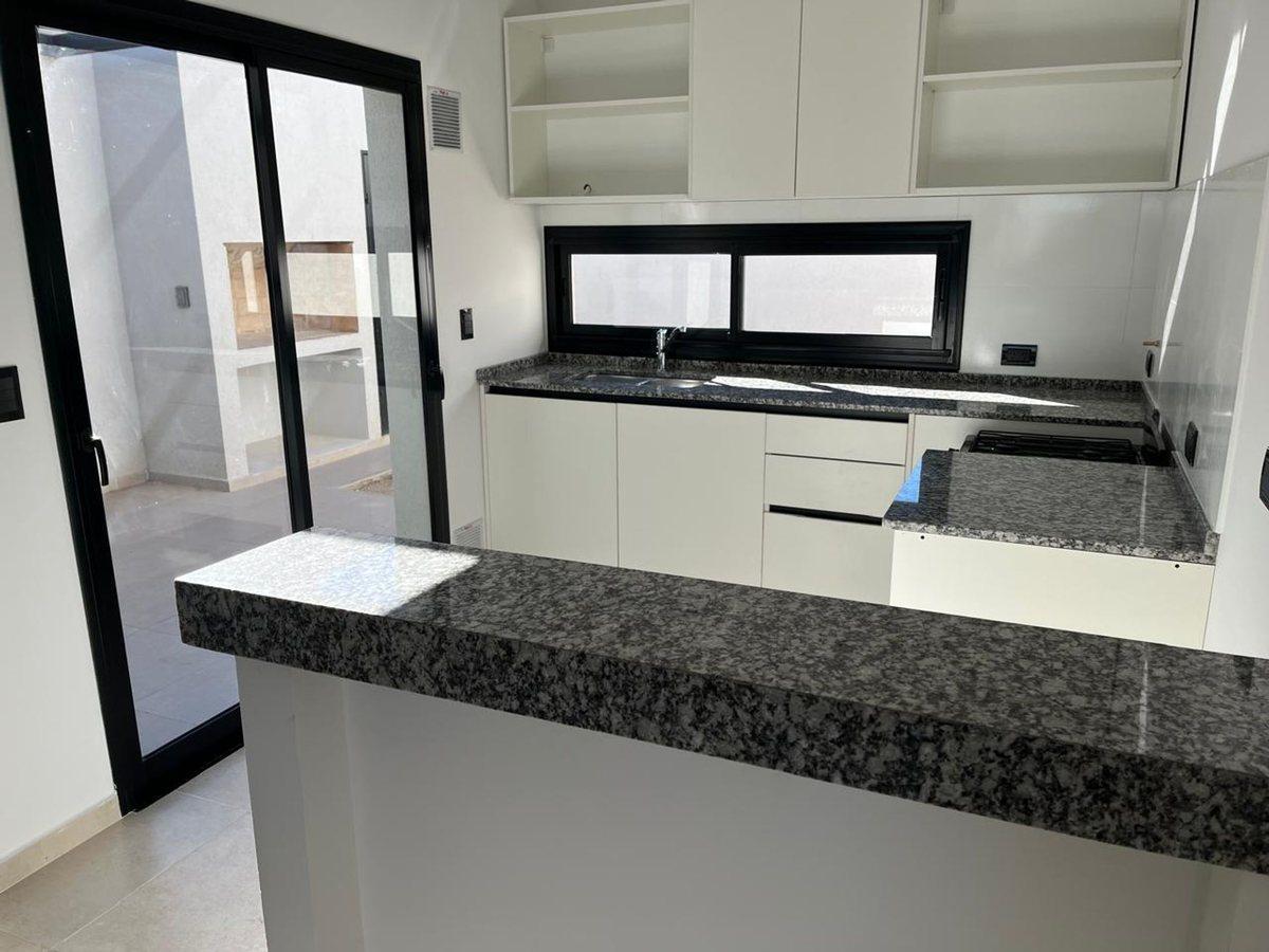 Foto de VENTA DUPLEX 2 DORM PRADOS DE MANANTIALES CORDOBA, imagen 2