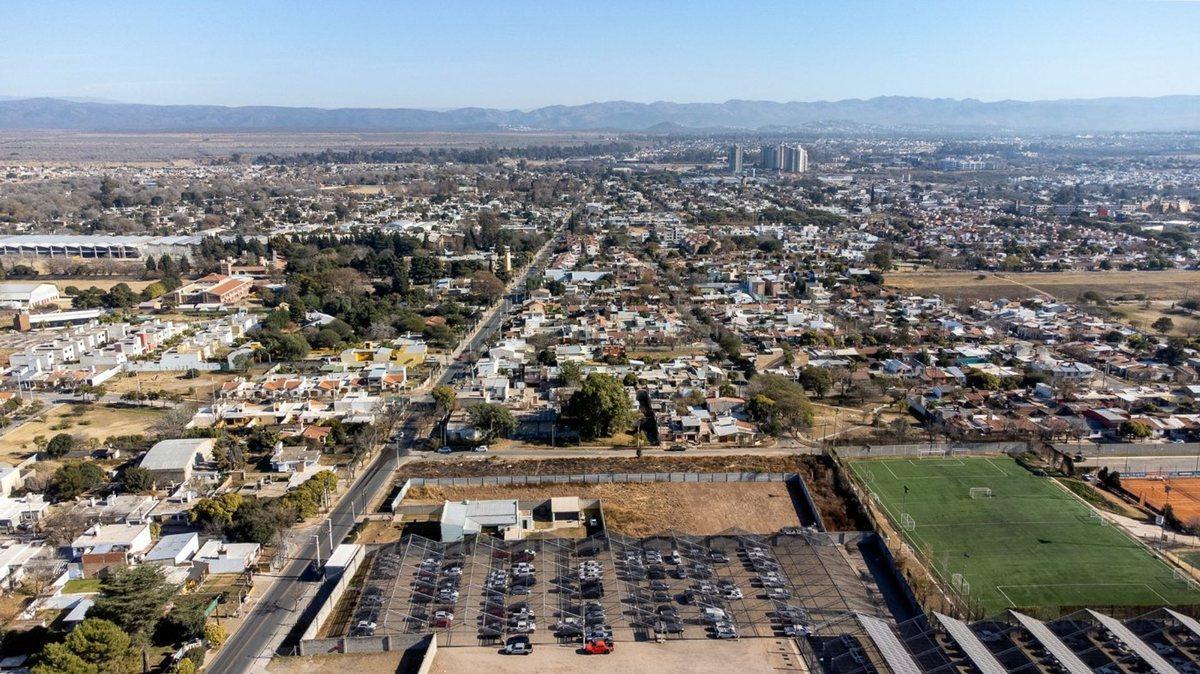 Foto de VENTA LOTE APTO DESARROLLO COMERCIAL CORDOBA, imagen 2